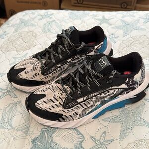 Under Armour boys sneakers